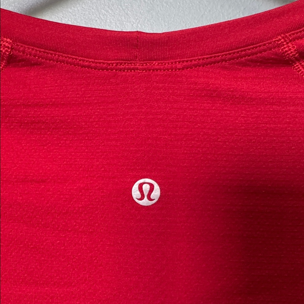 Lululemon Swiftly long sleeve - Picture 2 of 3